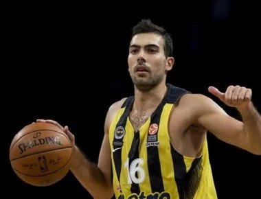 Δύσκολες ώρες για τον Κώστα Σλούκα – Πέθανε ο πατέρας του